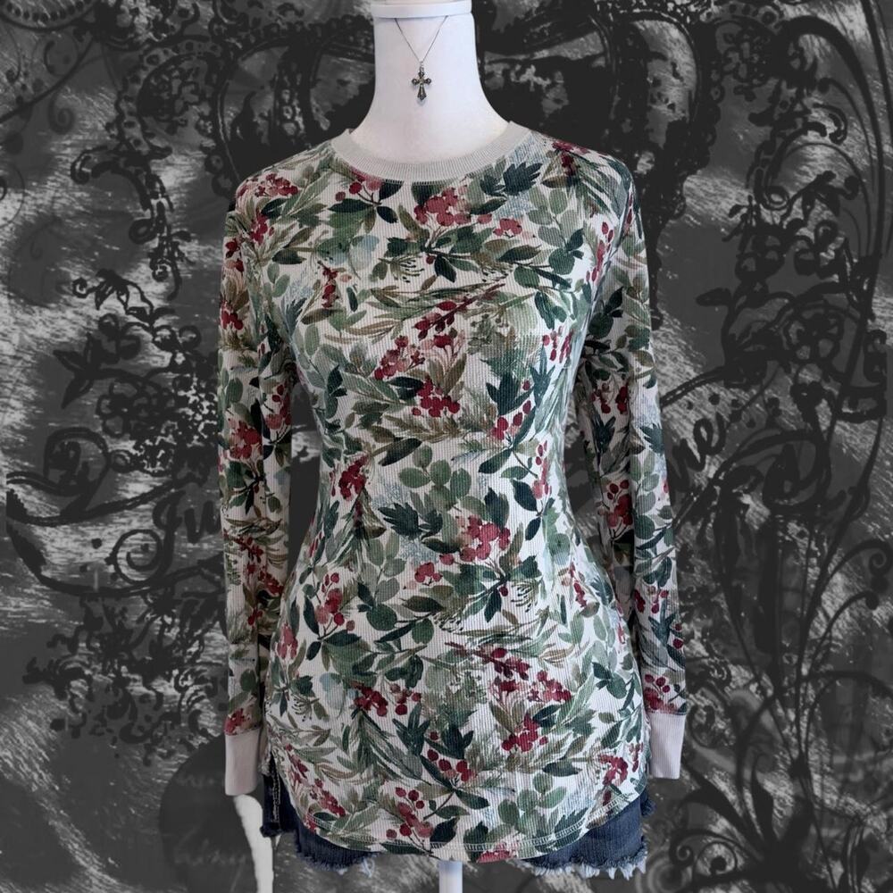 botanical fruit garden leafy florals berries green white waffle knit top